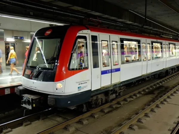 Ga tàu metro Barcelona